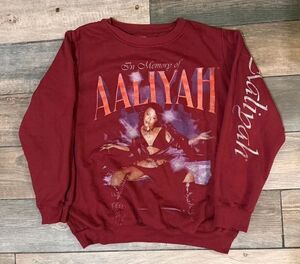 Aaliyah Graphic Crewneck Size L
